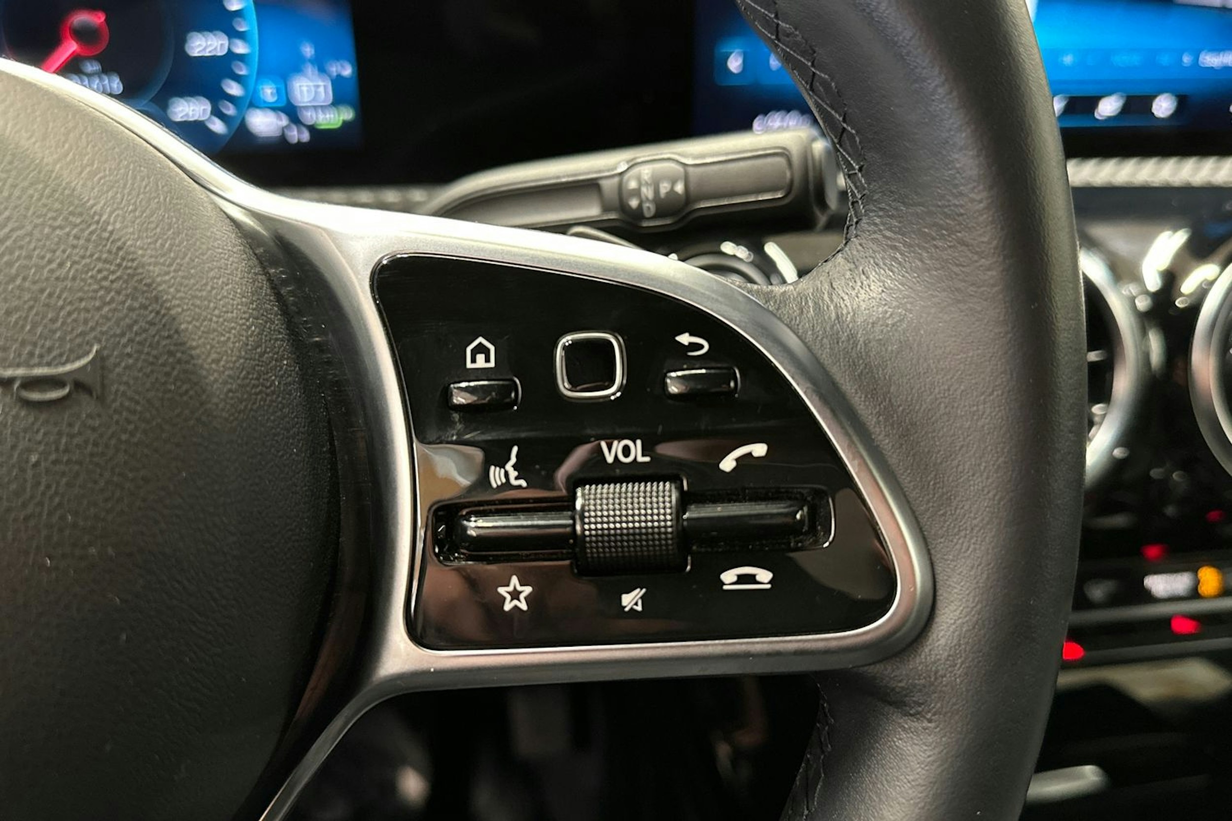 musta Mercedes-Benz A 2021 kuva 25.