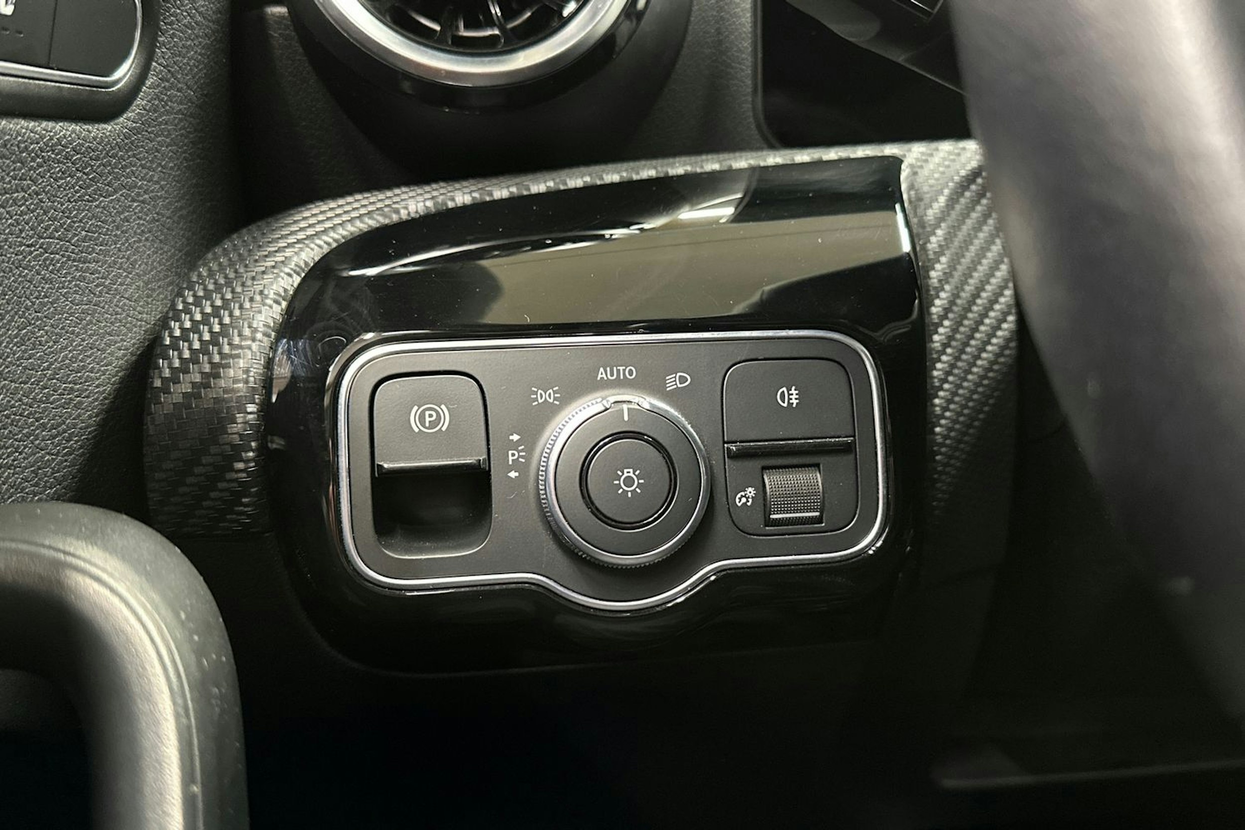 musta Mercedes-Benz A 2021 kuva 26.