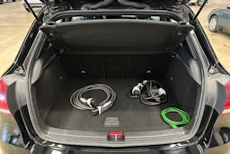 musta Mercedes-Benz A 2021 kuva 29.