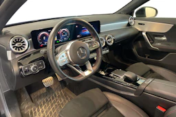 musta Mercedes-Benz A 2021 kuva 8.