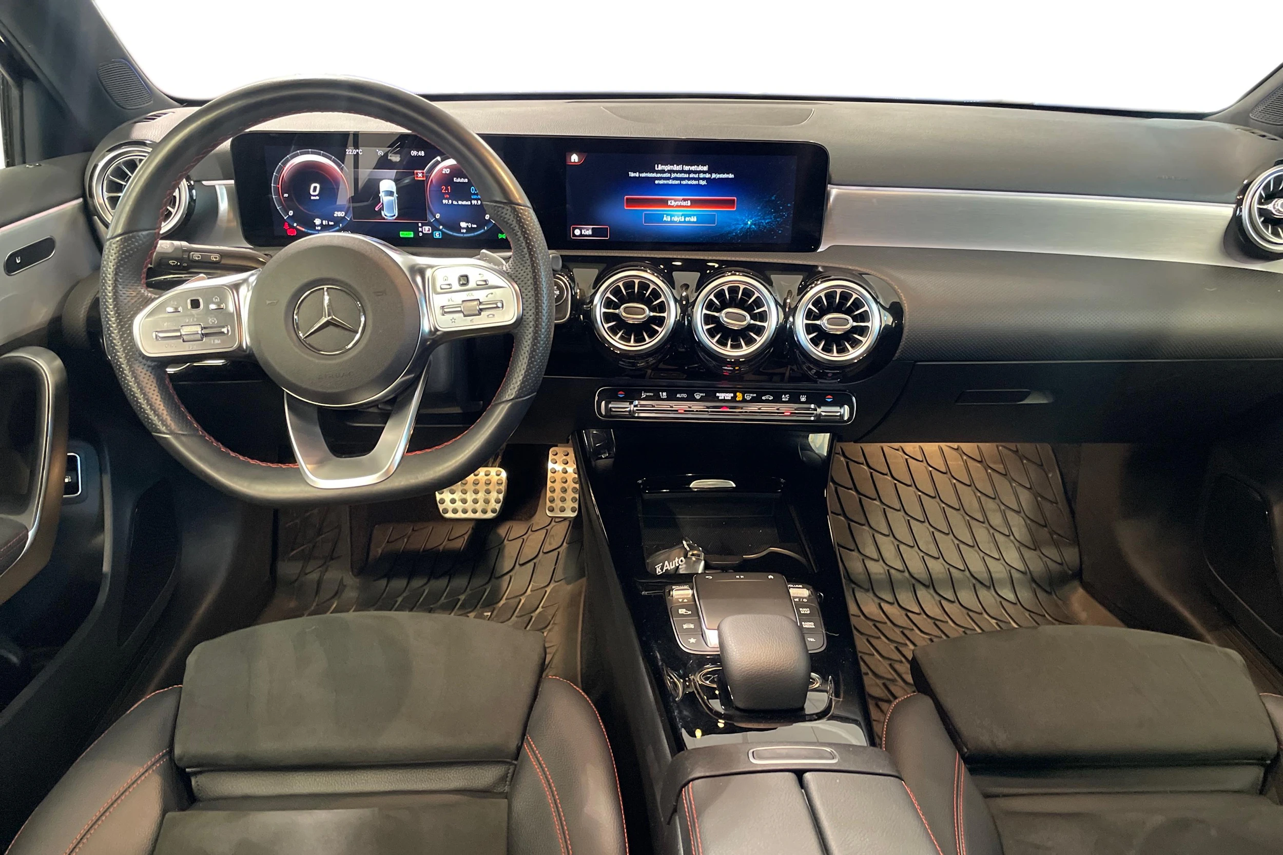 musta Mercedes-Benz A 2021 kuva 9.
