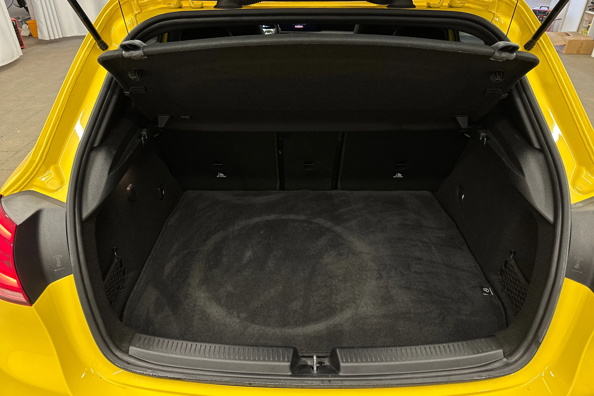 keltainen Mercedes-Benz A 2021 kuva 11.