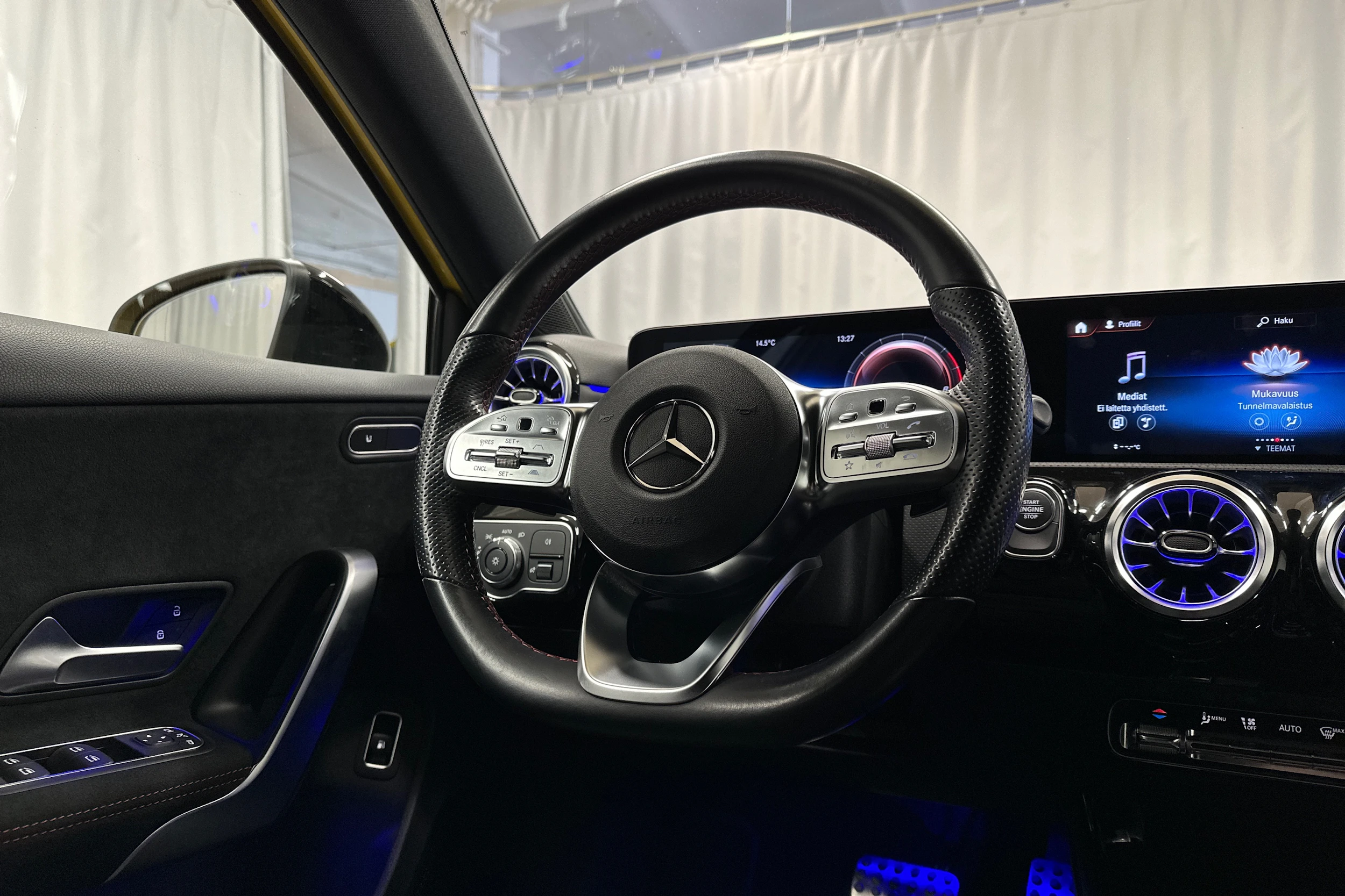 keltainen Mercedes-Benz A 2021 kuva 13.