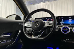 keltainen Mercedes-Benz A 2021 kuva 13.