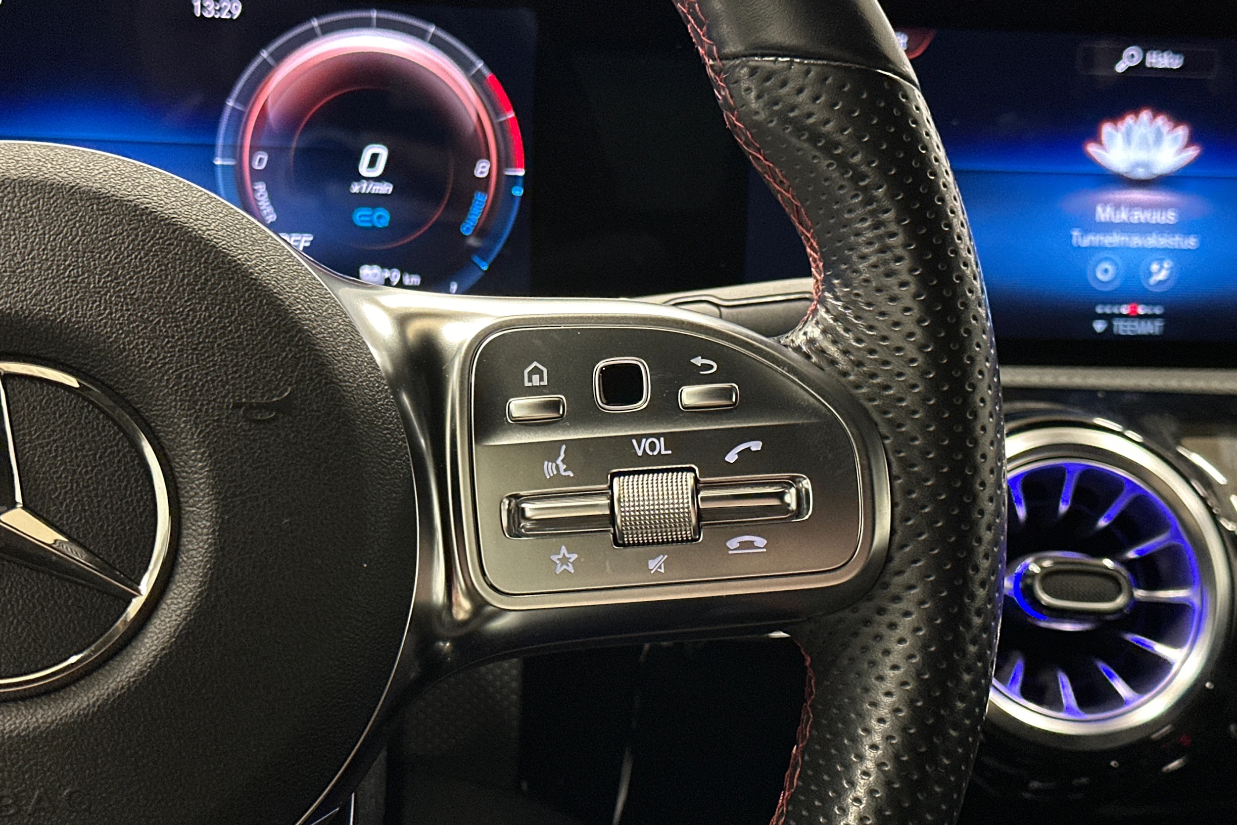 keltainen Mercedes-Benz A 2021 kuva 15.