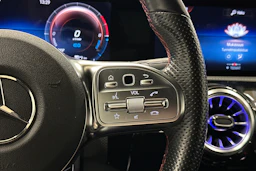 keltainen Mercedes-Benz A 2021 kuva 15.