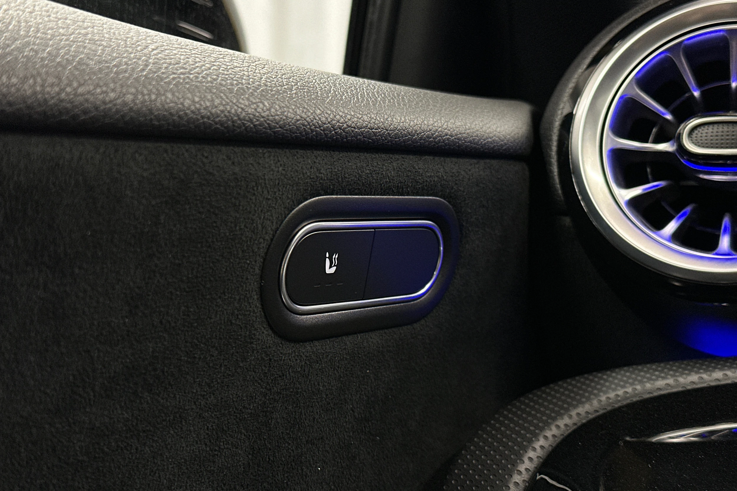 keltainen Mercedes-Benz A 2021 kuva 17.