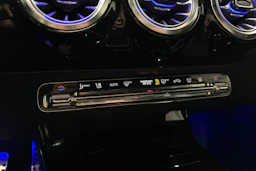 keltainen Mercedes-Benz A 2021 kuva 19.