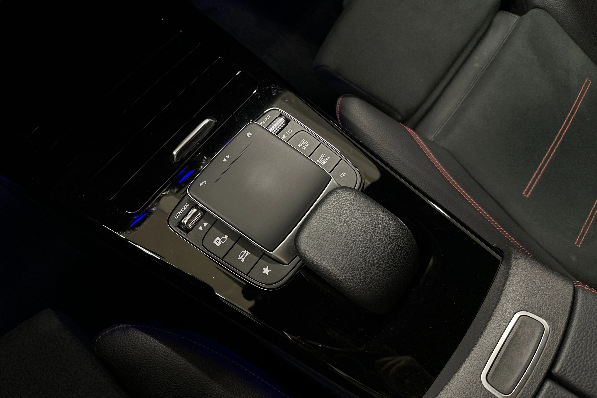 keltainen Mercedes-Benz A 2021 kuva 20.