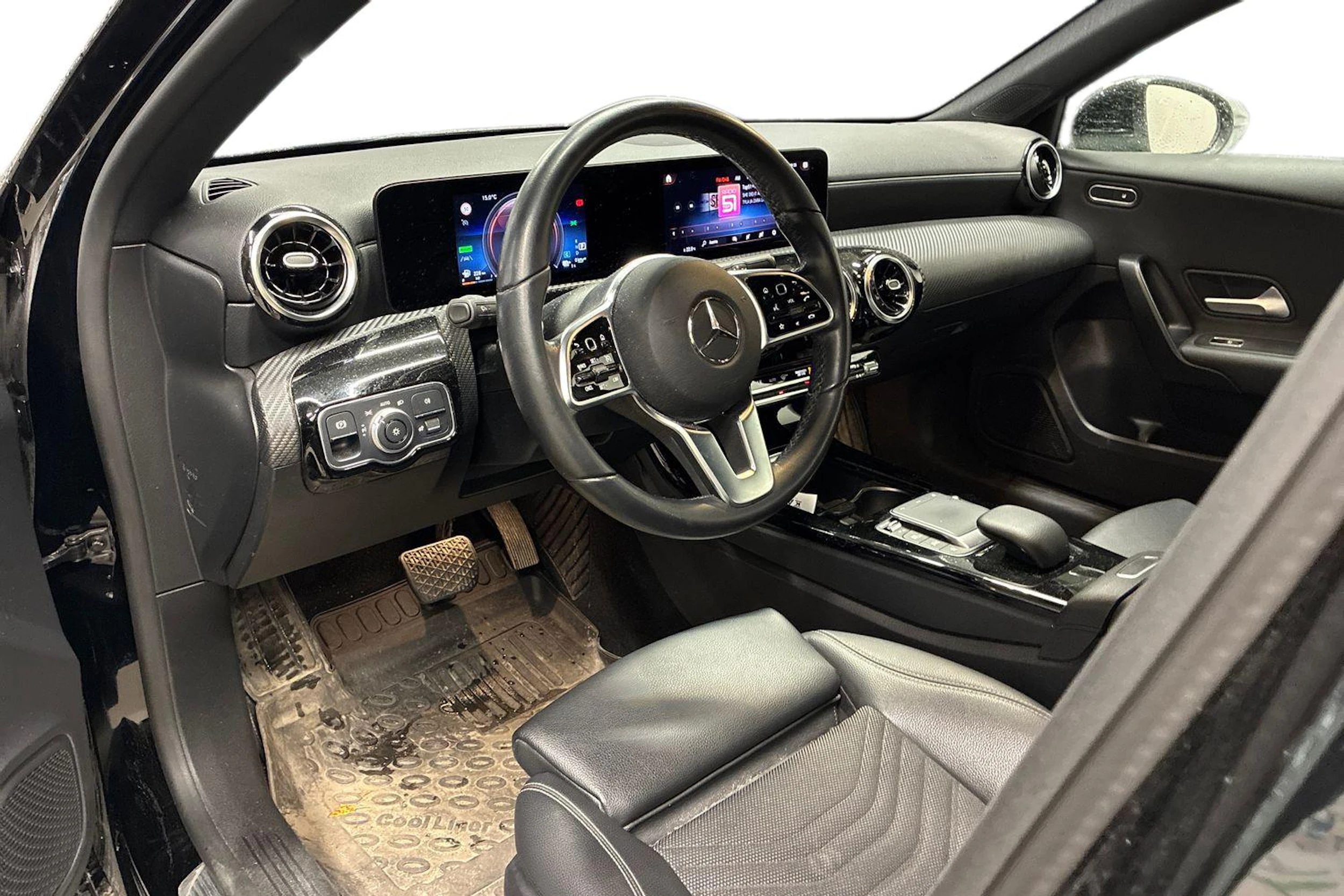 musta Mercedes-Benz A 2021 kuva 3.