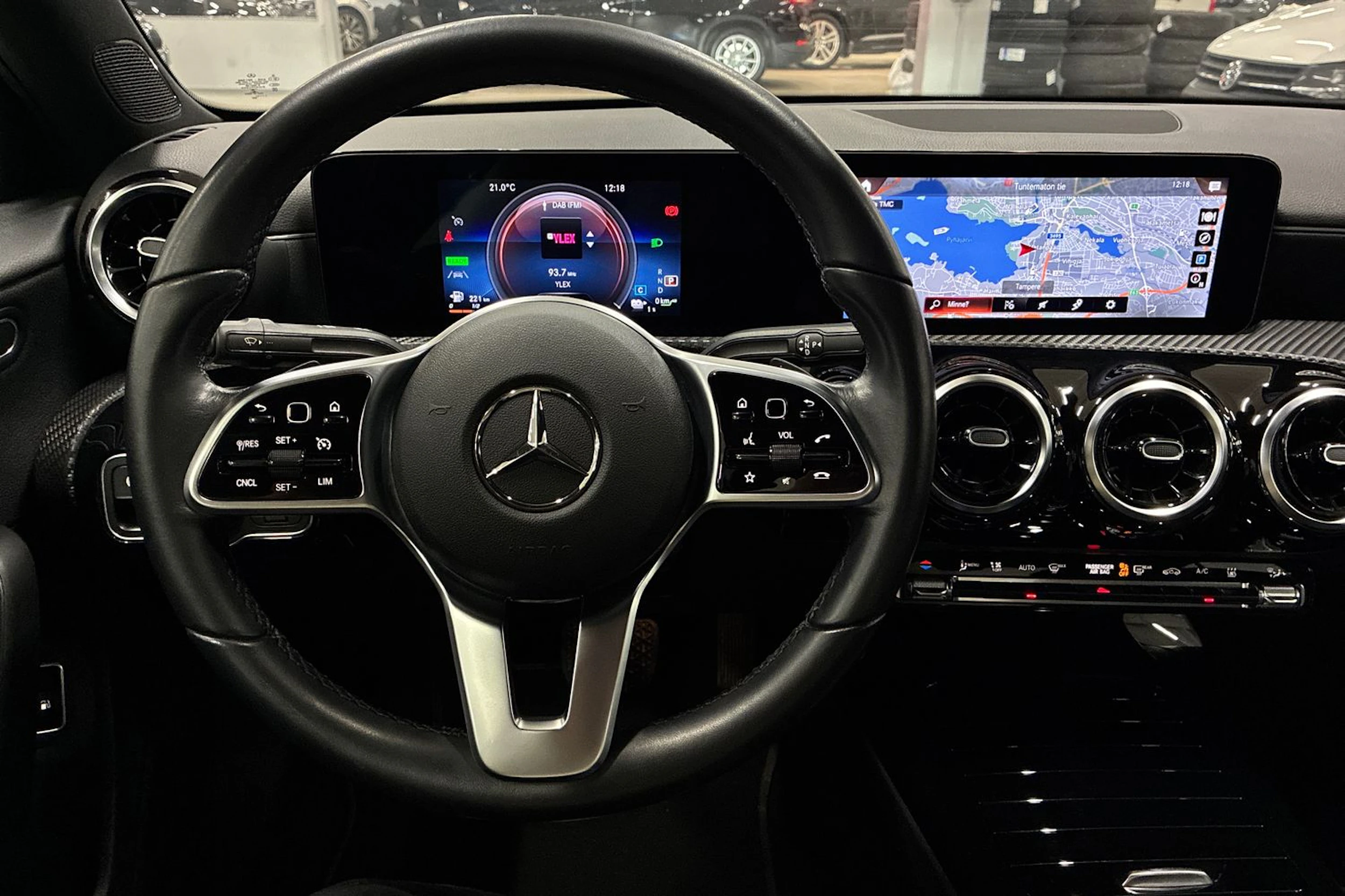 musta Mercedes-Benz A 2021 kuva 11.
