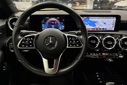 musta Mercedes-Benz A 2021 kuva 11.