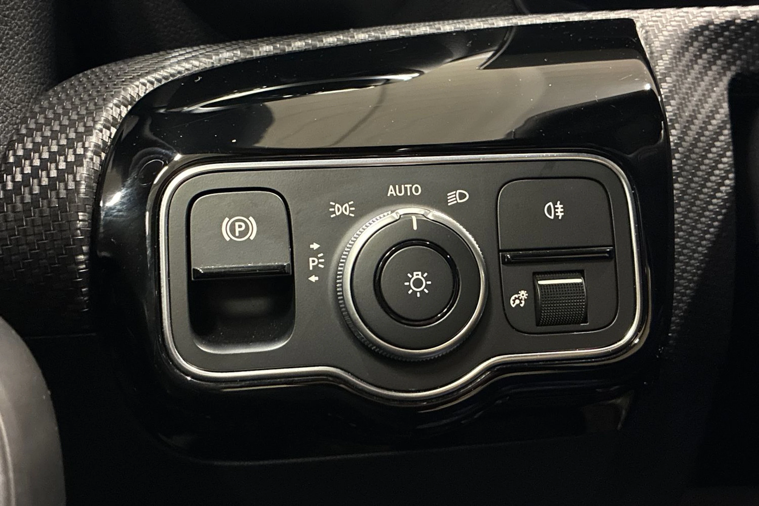 musta Mercedes-Benz A 2021 kuva 15.