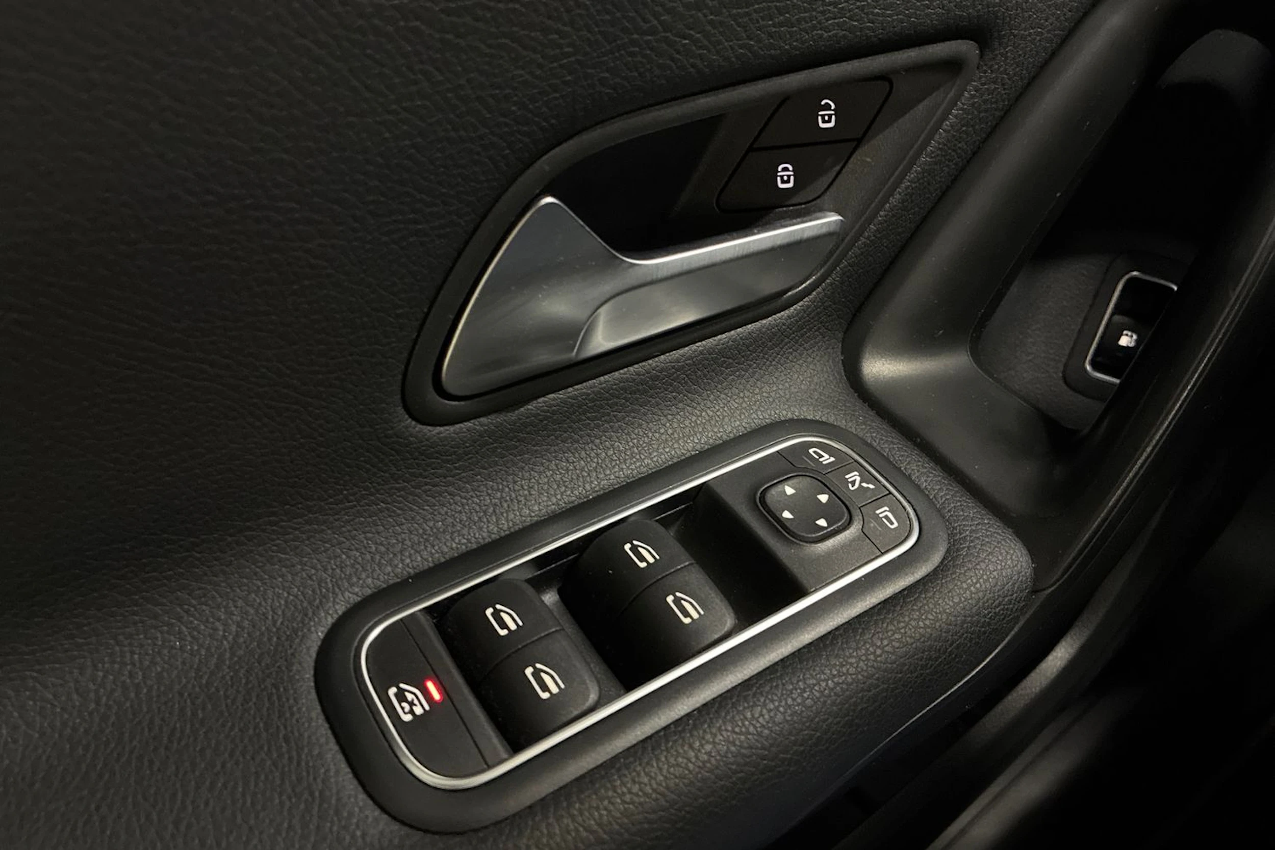 musta Mercedes-Benz A 2021 kuva 16.
