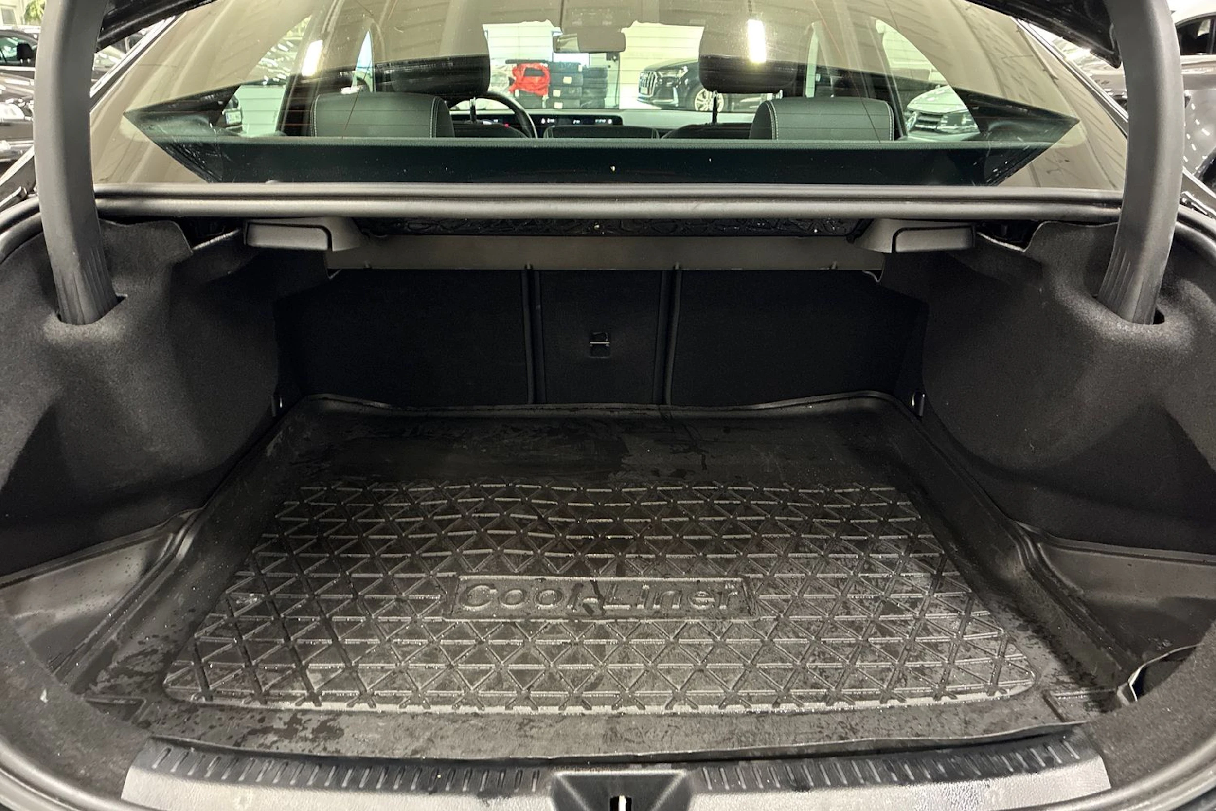 musta Mercedes-Benz A 2021 kuva 24.