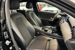 musta Mercedes-Benz A 2021 kuva 26.