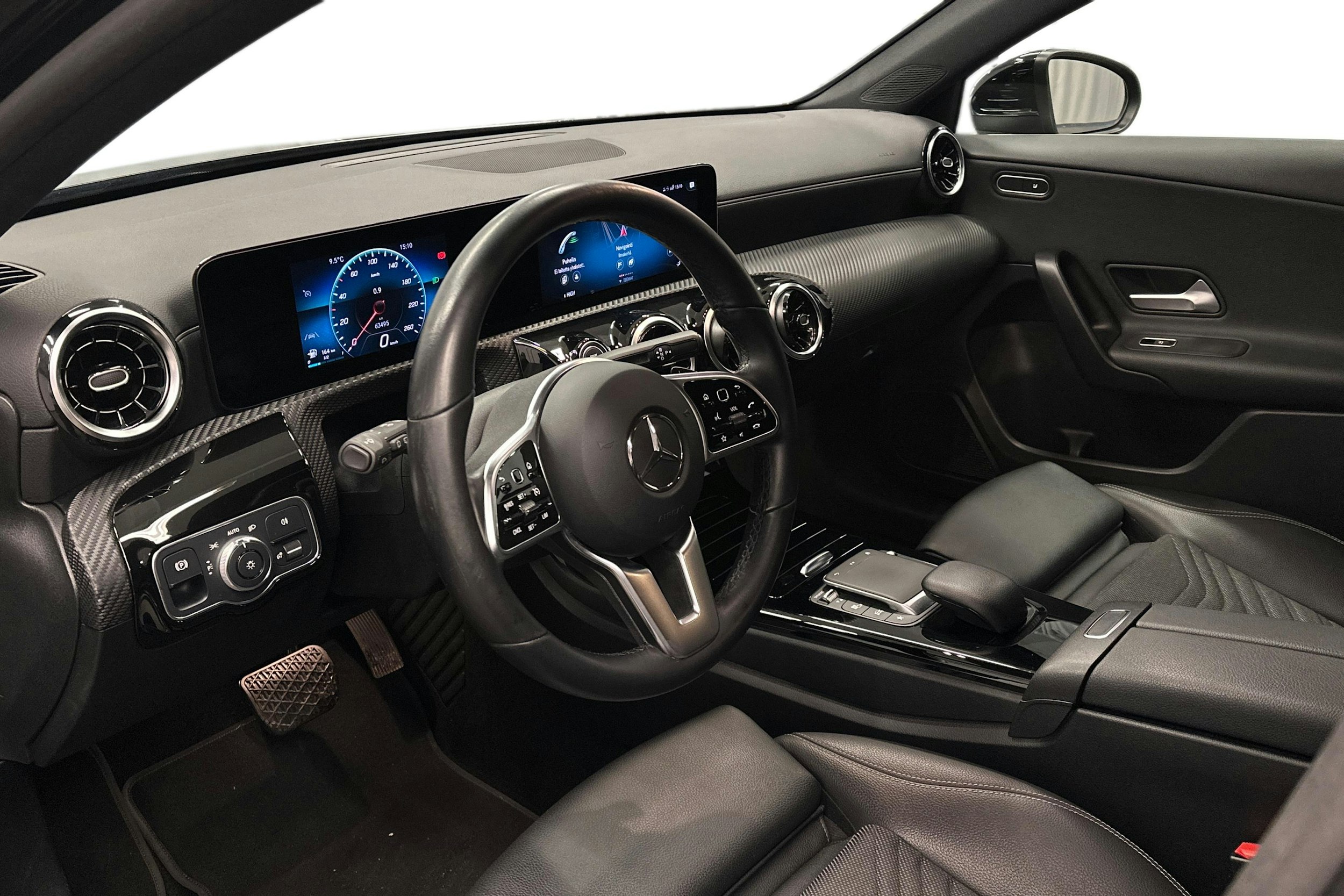 musta Mercedes-Benz A 2021 kuva 7.