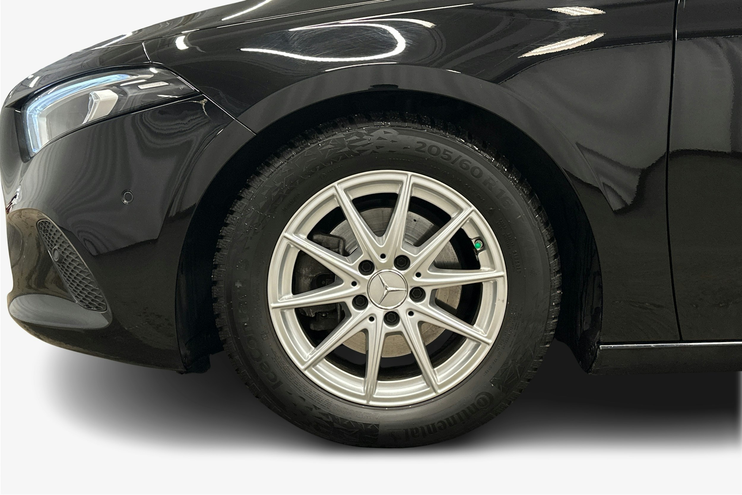 musta Mercedes-Benz A 2021 kuva 11.