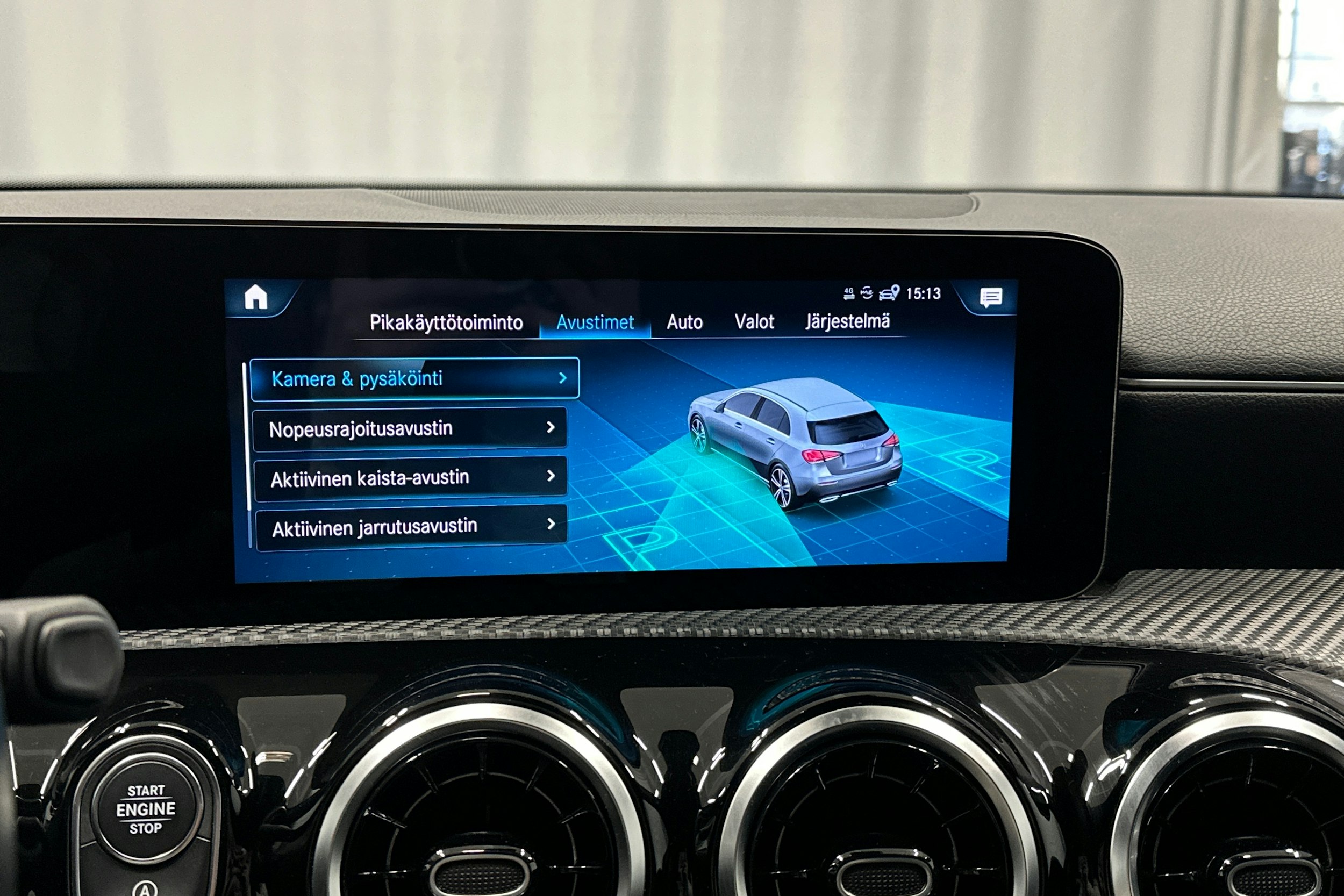 musta Mercedes-Benz A 2021 kuva 22.