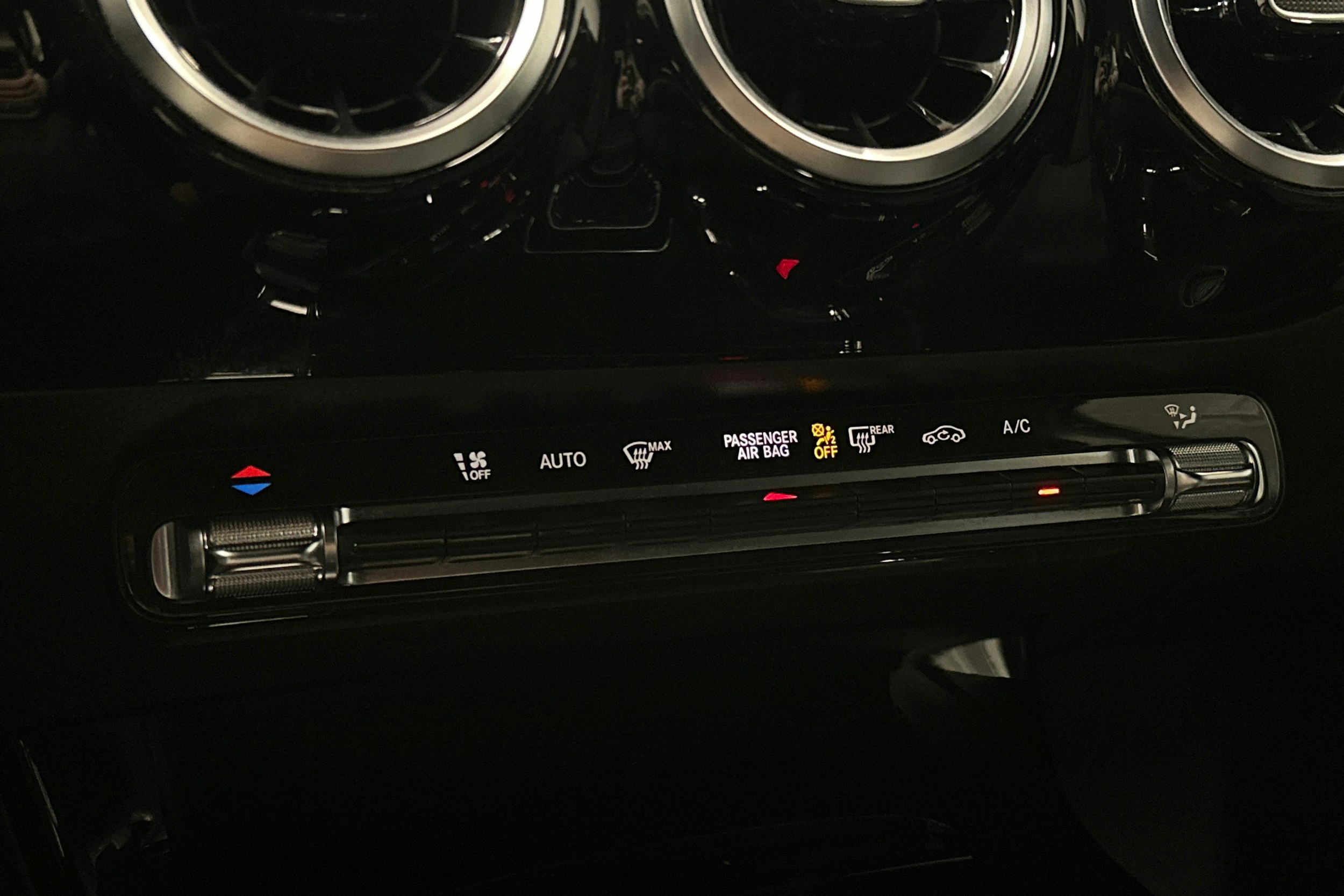 musta Mercedes-Benz A 2021 kuva 27.