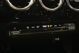 musta Mercedes-Benz A 2021 kuva 27.