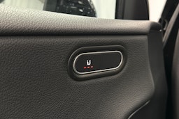 musta Mercedes-Benz A 2021 kuva 28.