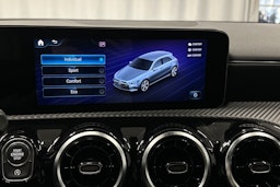 musta Mercedes-Benz A 2021 kuva 30.