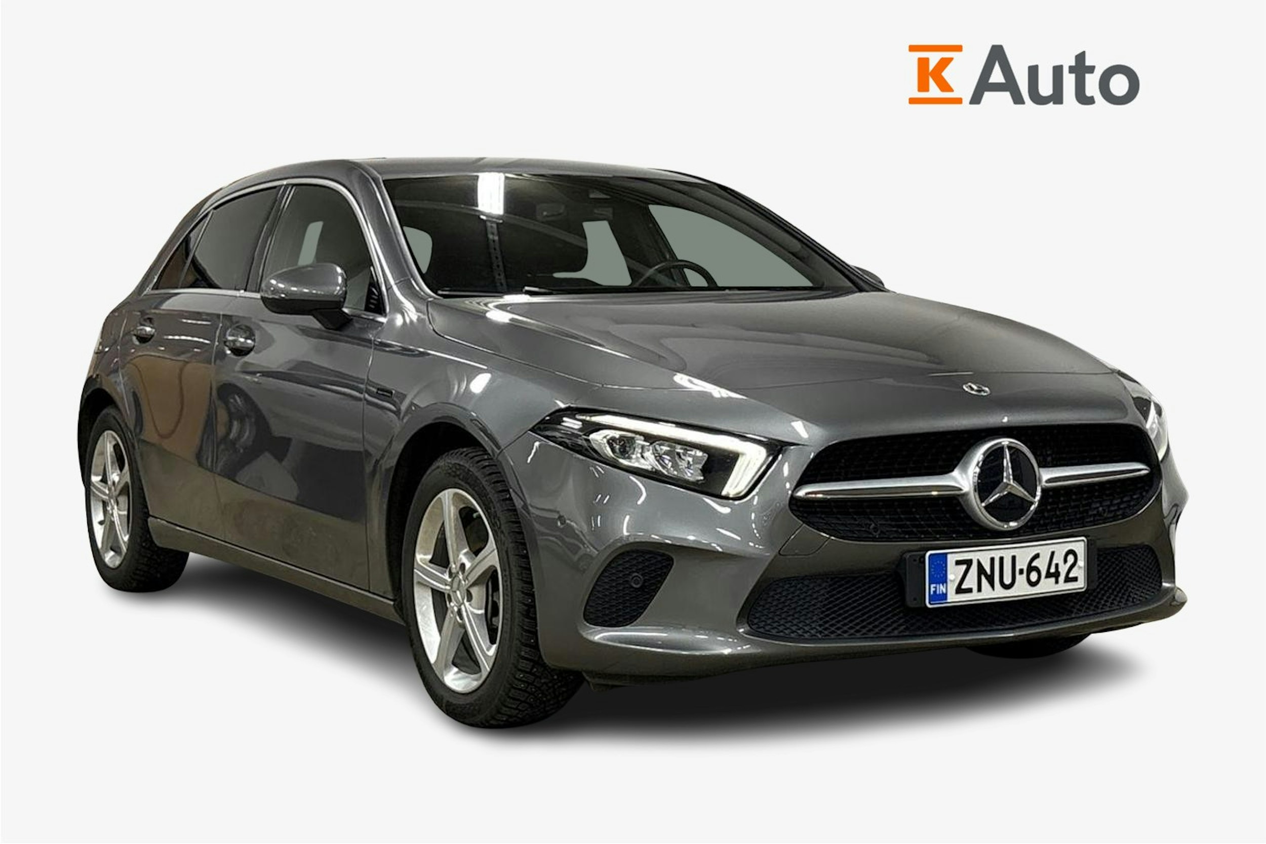 Harmaa Mercedes-Benz A 2021 kuva 1.