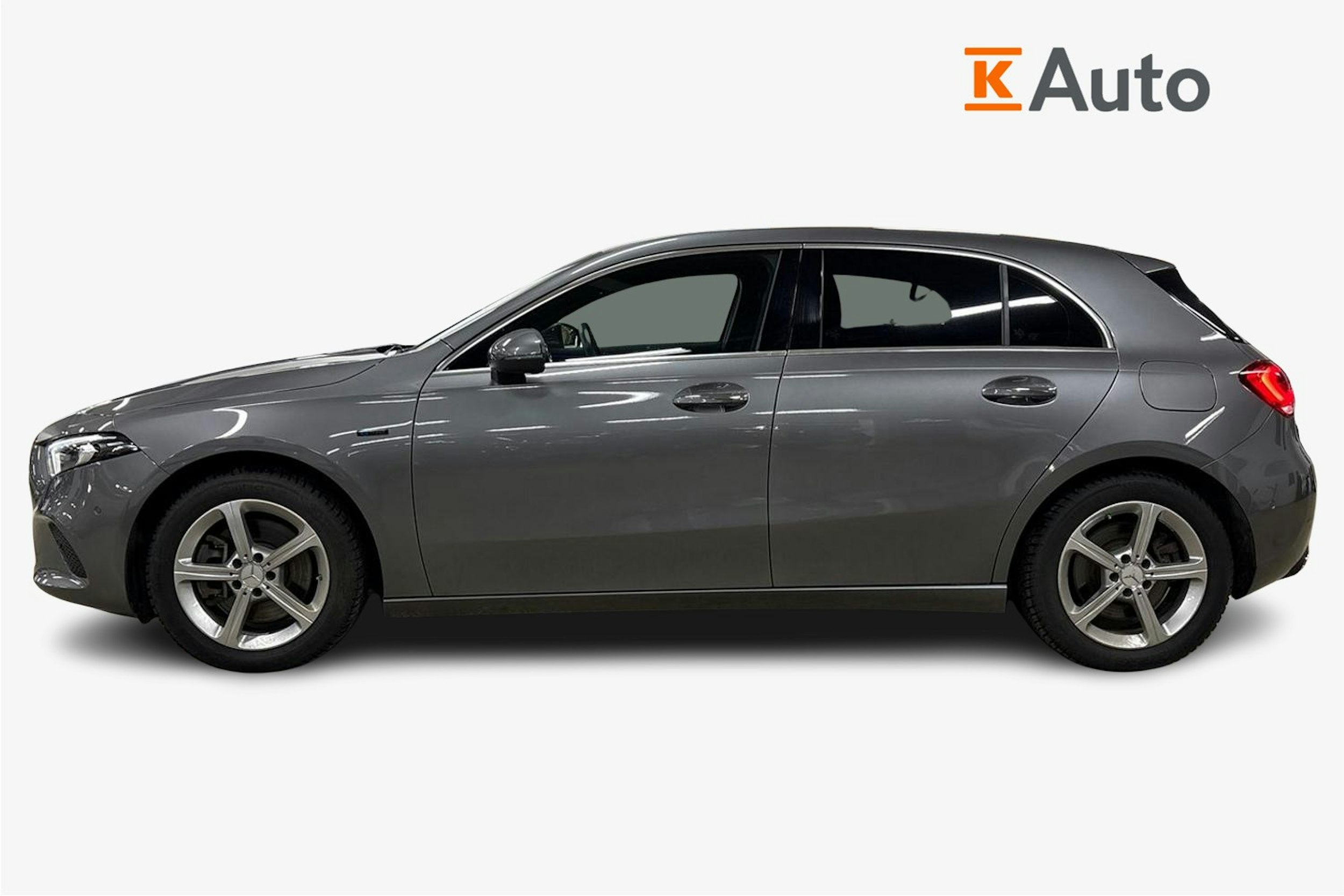 Harmaa Mercedes-Benz A 2021 kuva 6.