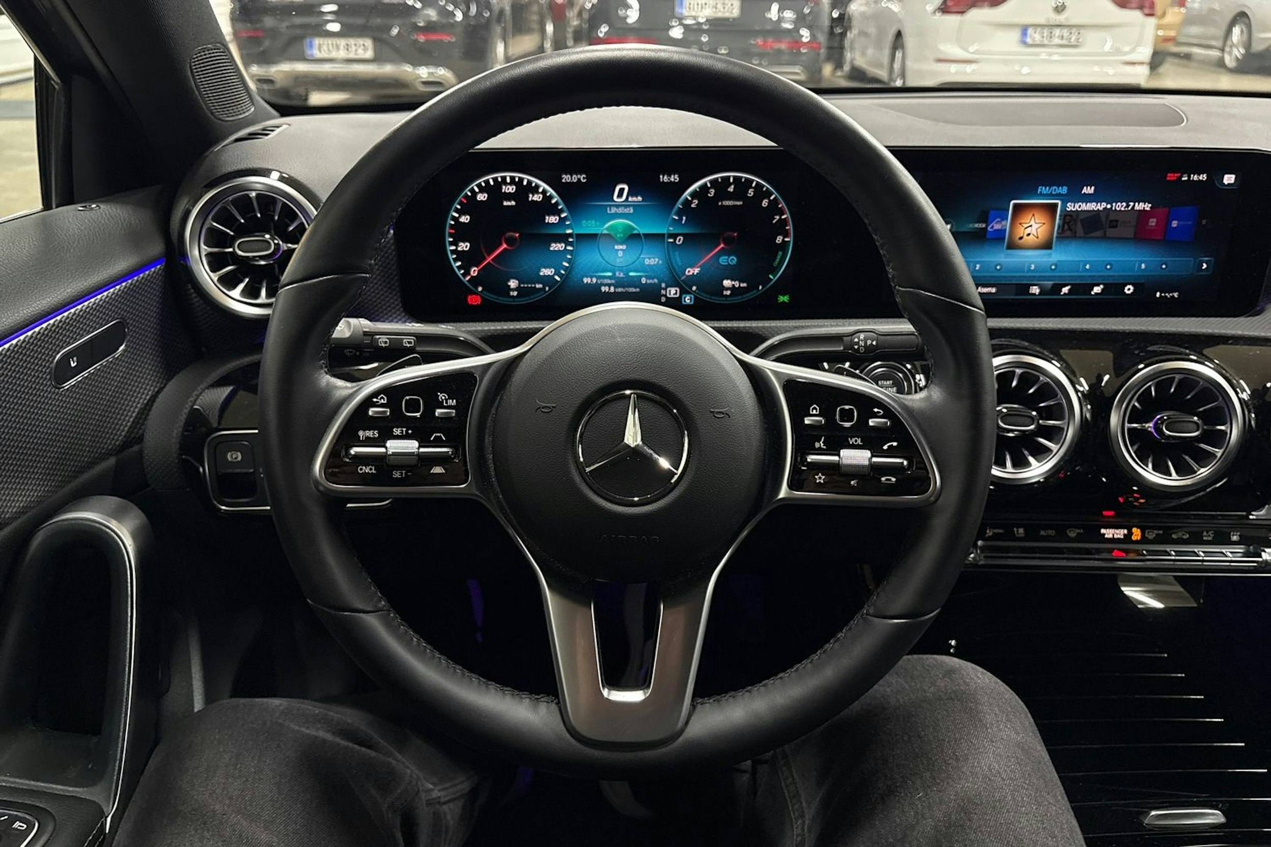 Harmaa Mercedes-Benz A 2021 kuva 14.