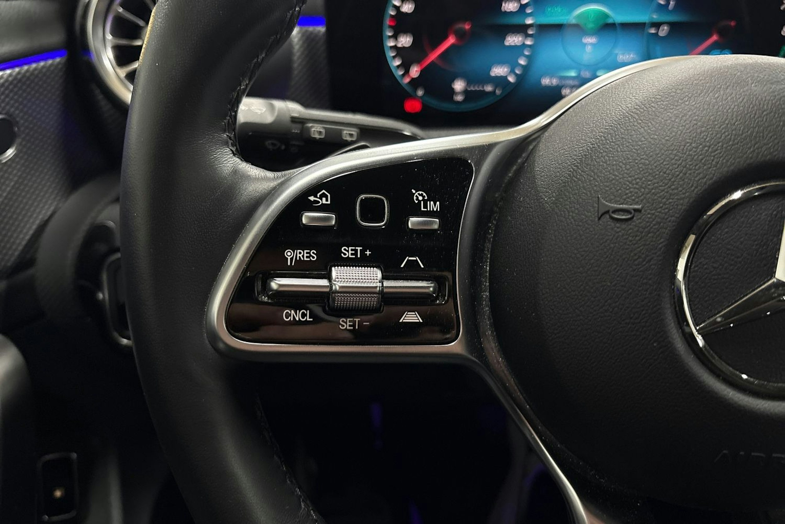 Harmaa Mercedes-Benz A 2021 kuva 15.