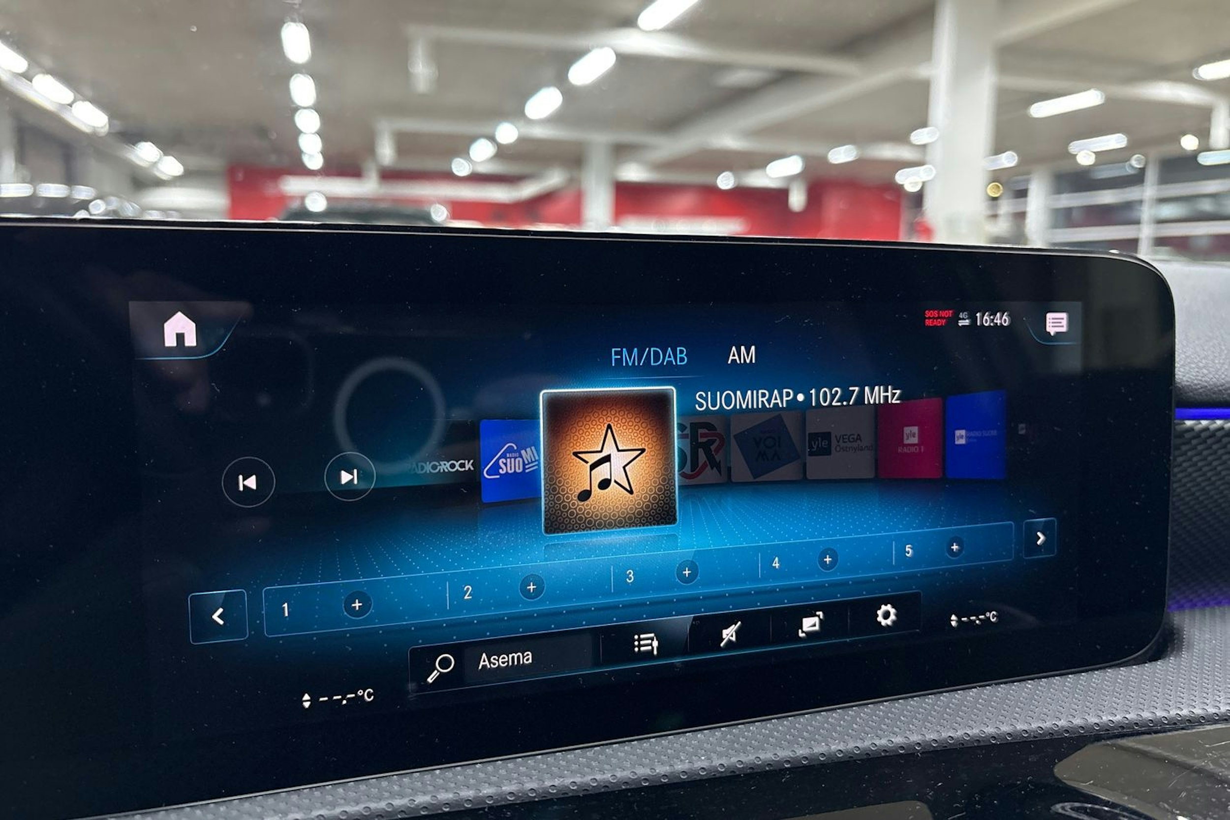 Harmaa Mercedes-Benz A 2021 kuva 18.