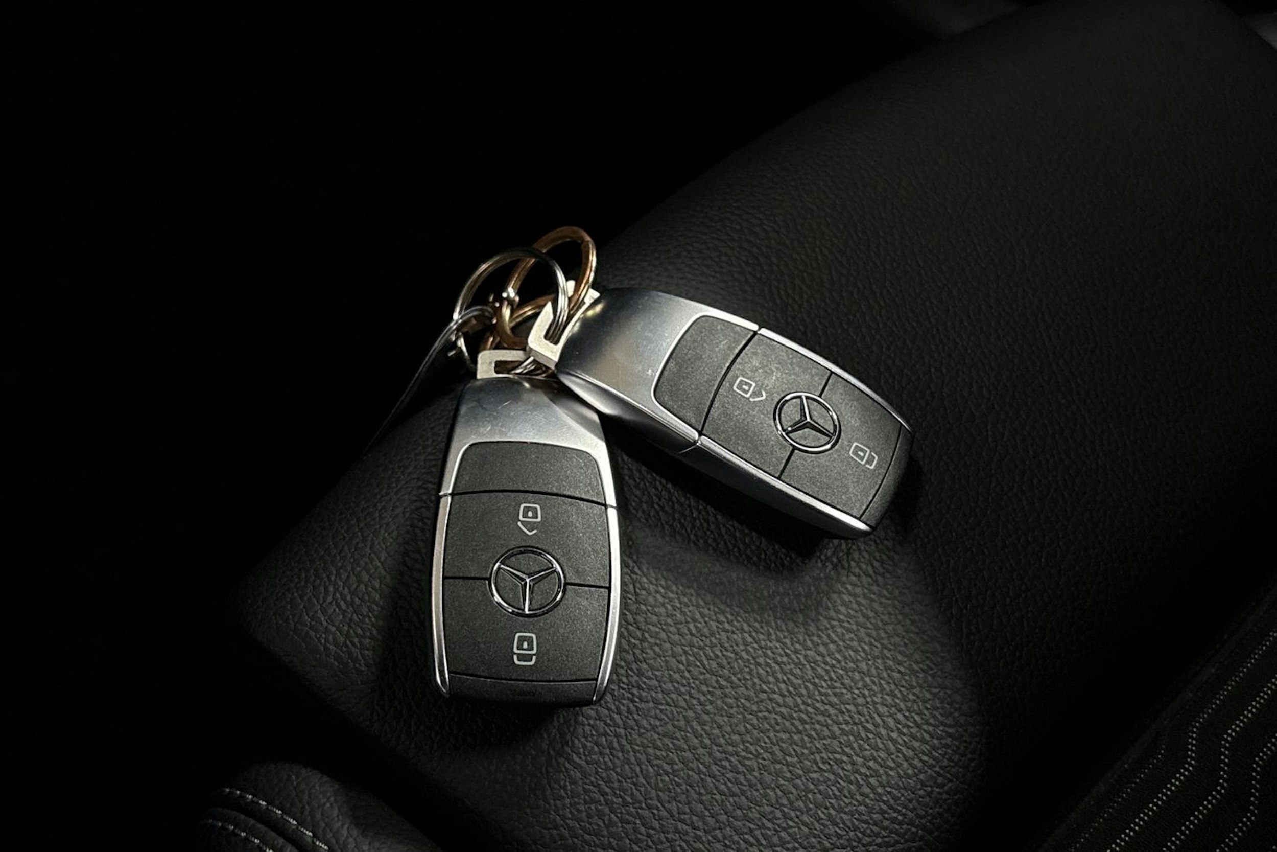 Harmaa Mercedes-Benz A 2021 kuva 28.