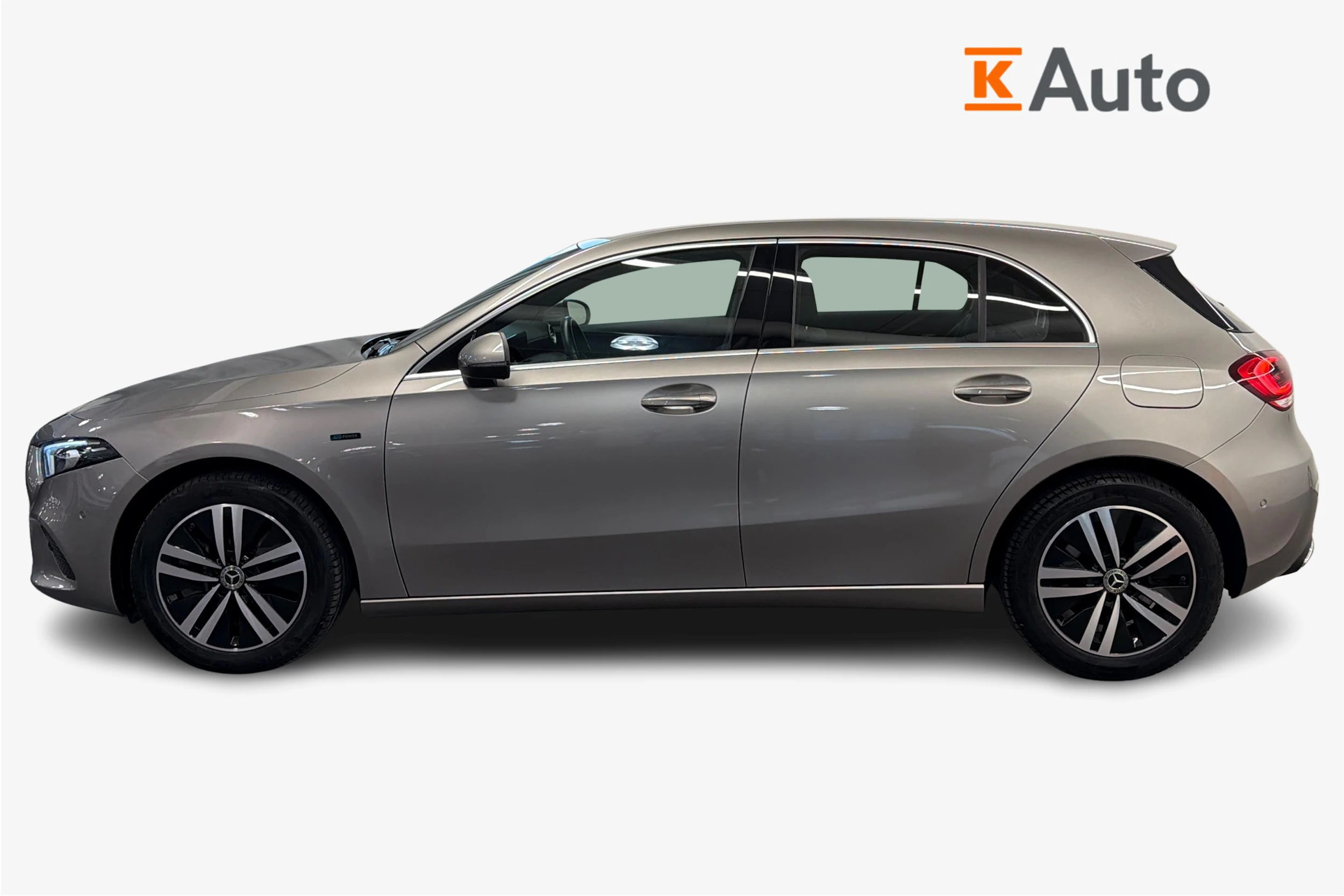 Ruskea (beige) Mercedes-Benz A 2021 kuva 5.