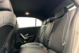 Ruskea (beige) Mercedes-Benz A 2021 kuva 8.