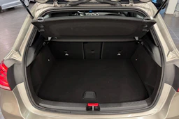 Ruskea (beige) Mercedes-Benz A 2021 kuva 11.