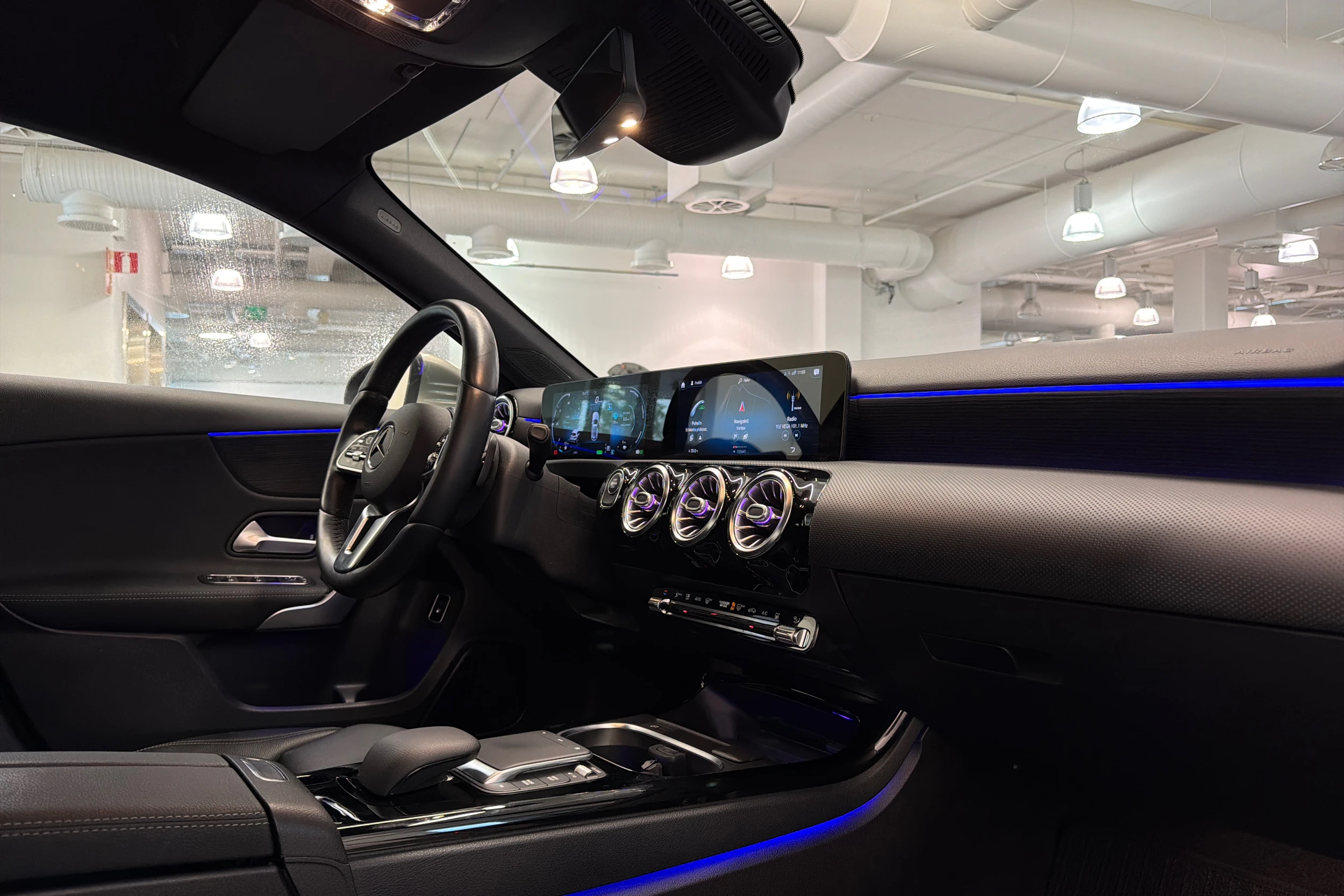 Ruskea (beige) Mercedes-Benz A 2021 kuva 13.