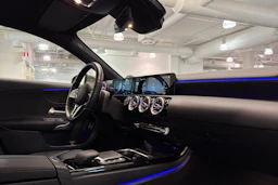 Ruskea (beige) Mercedes-Benz A 2021 kuva 13.
