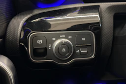 Ruskea (beige) Mercedes-Benz A 2021 kuva 18.
