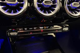 Ruskea (beige) Mercedes-Benz A 2021 kuva 23.