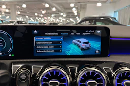 Ruskea (beige) Mercedes-Benz A 2021 kuva 28.
