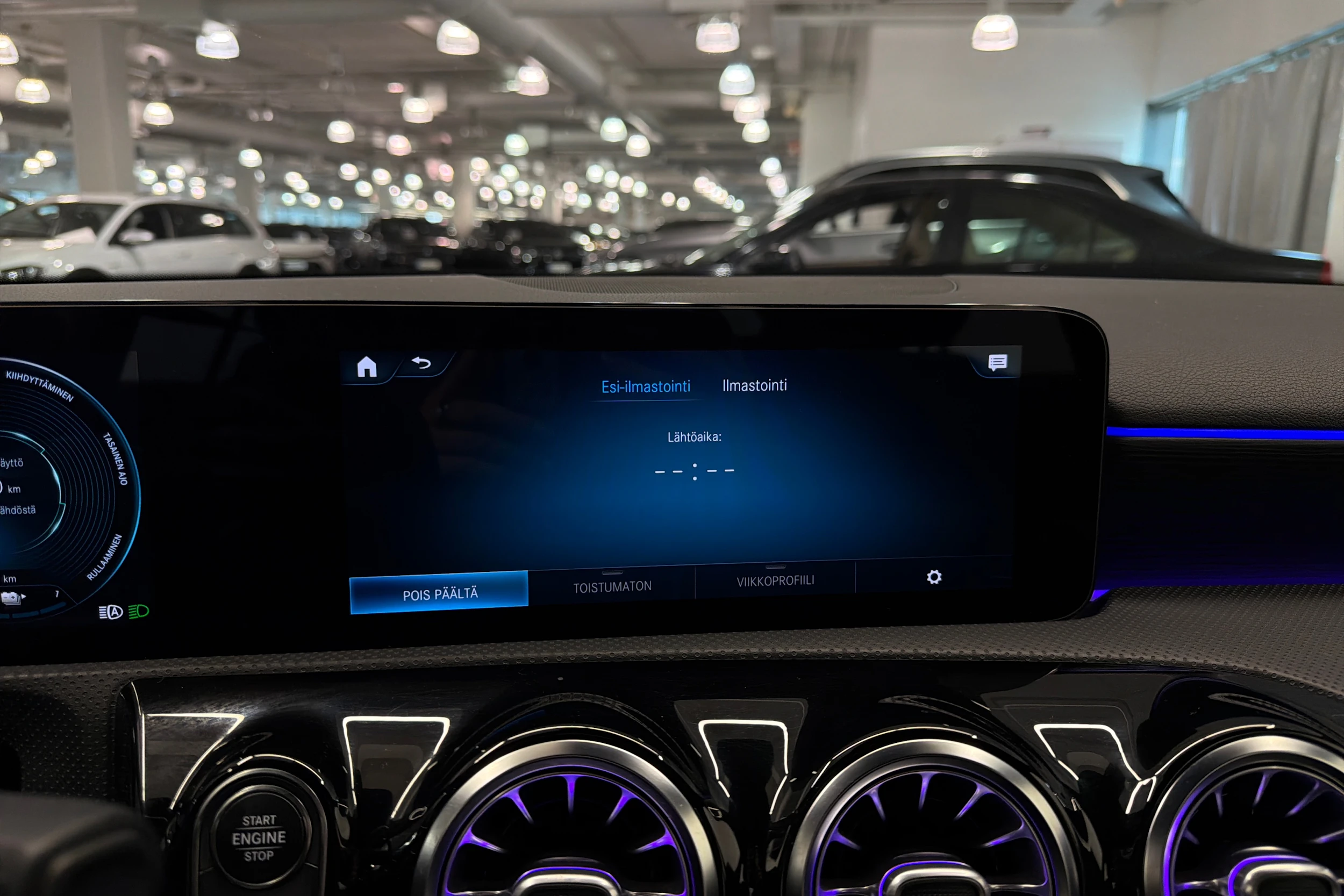 Ruskea (beige) Mercedes-Benz A 2021 kuva 34.