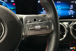 musta Mercedes-Benz A 2022 kuva 15.