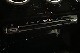 musta Mercedes-Benz A 2022 kuva 22.