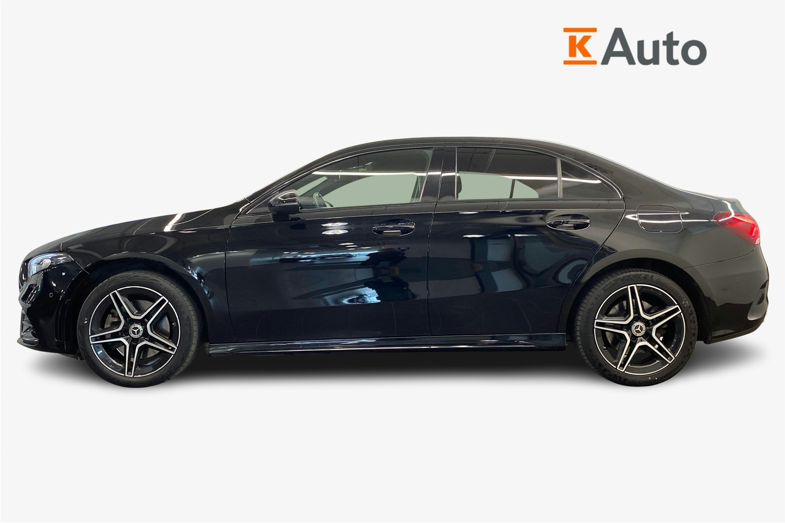 musta Mercedes-Benz A 2022 kuva 5.