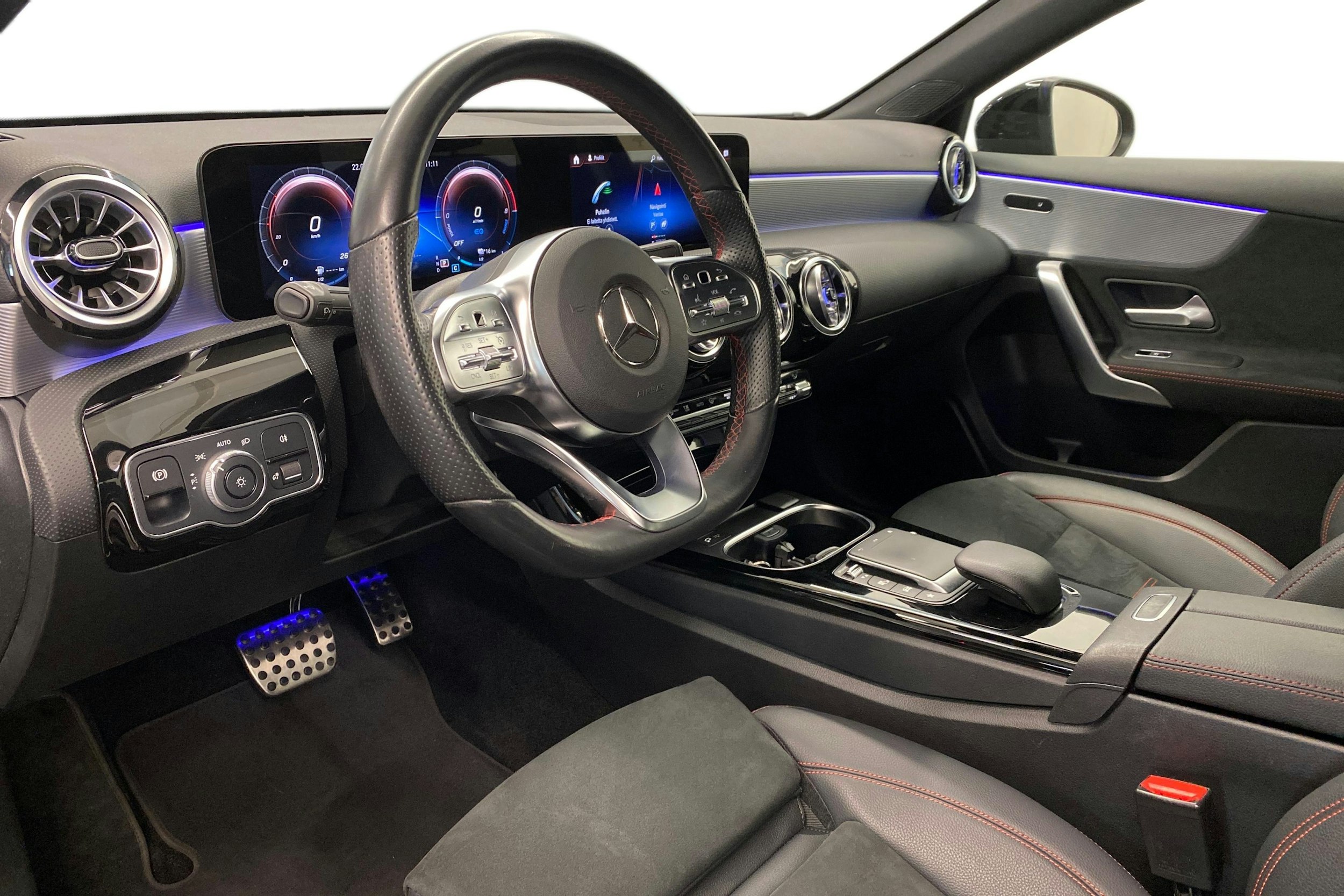 musta Mercedes-Benz A 2022 kuva 6.