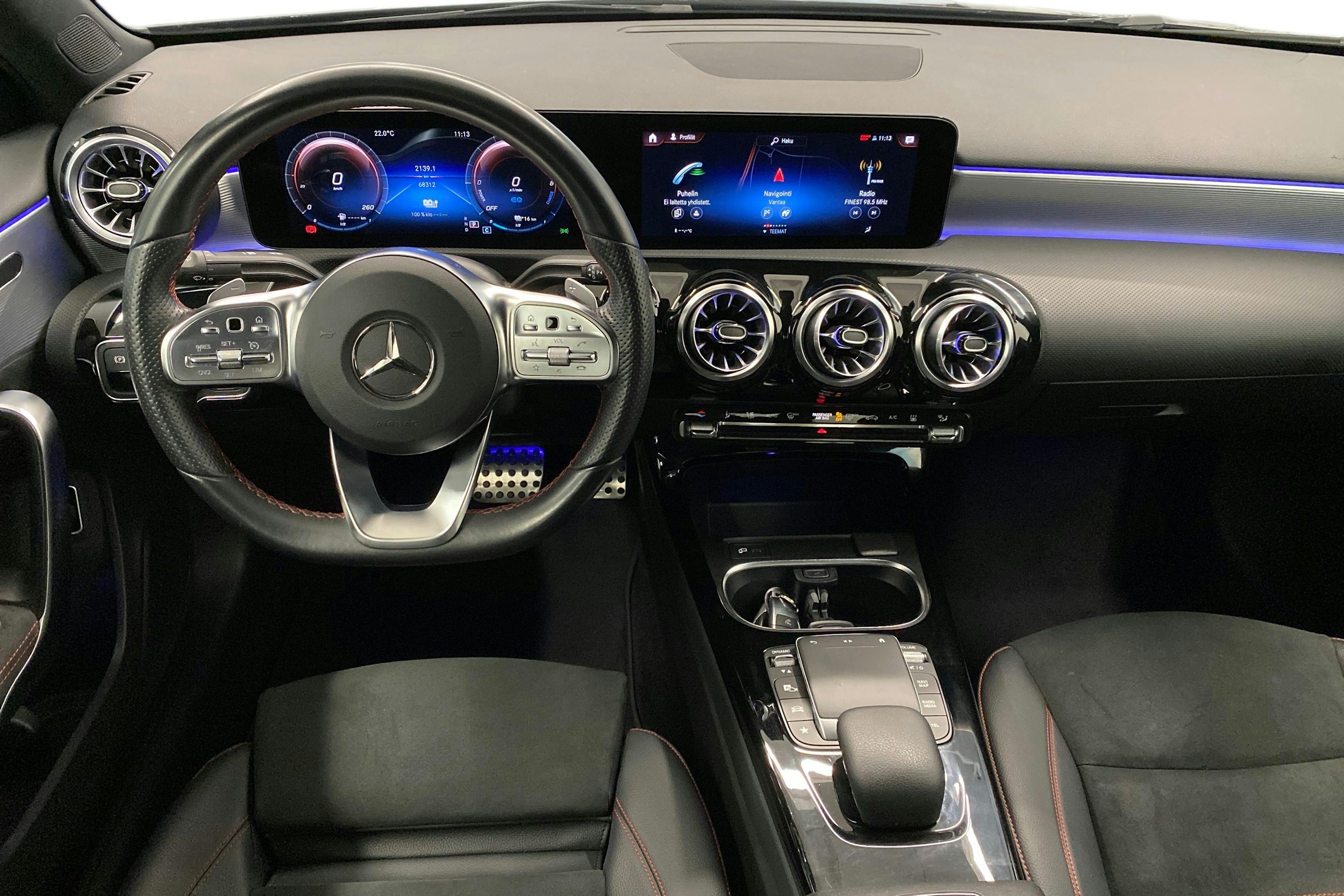 musta Mercedes-Benz A 2022 kuva 7.