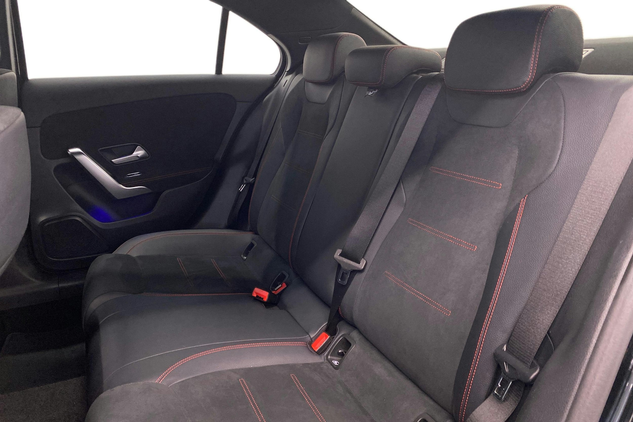 musta Mercedes-Benz A 2022 kuva 8.