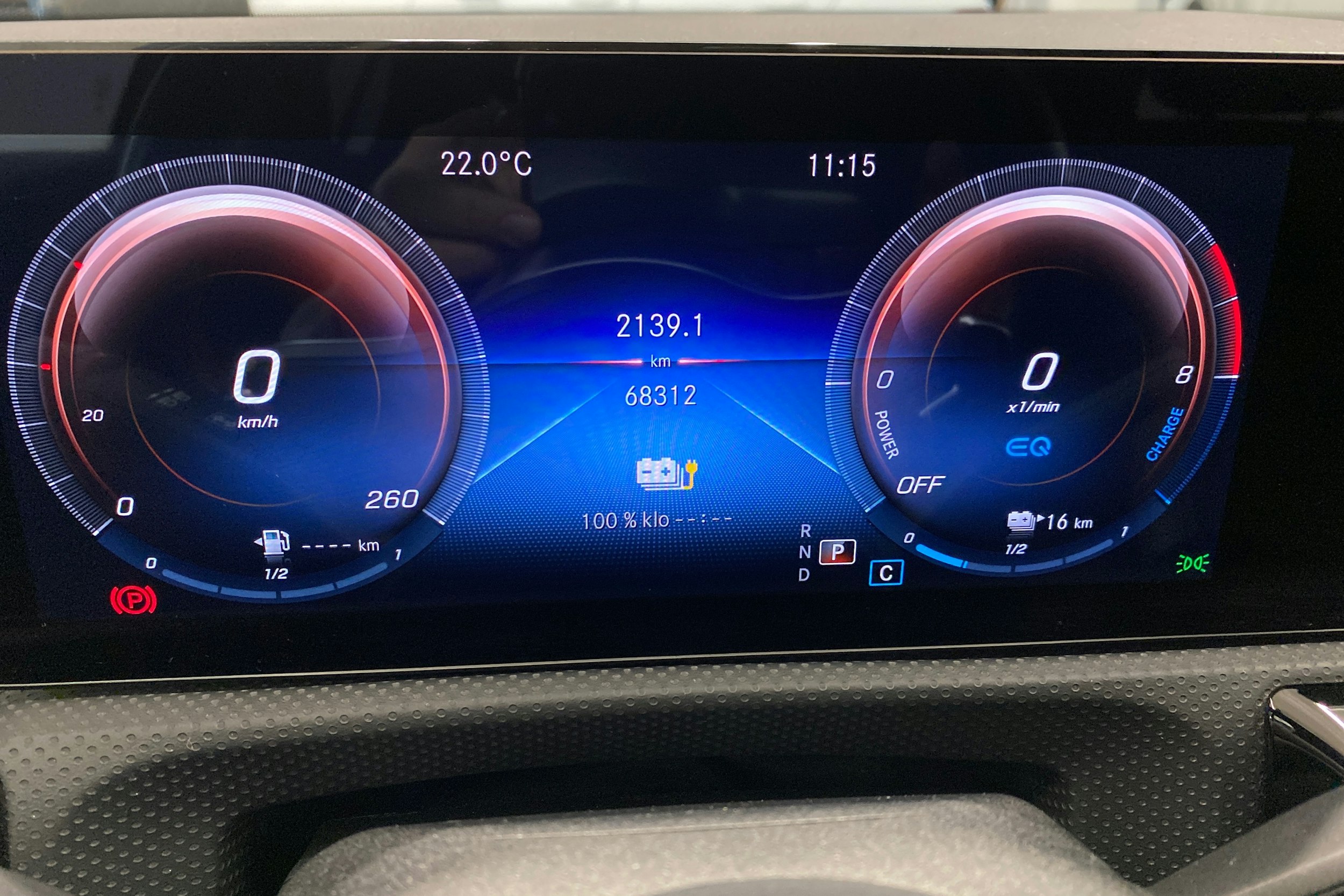 musta Mercedes-Benz A 2022 kuva 13.