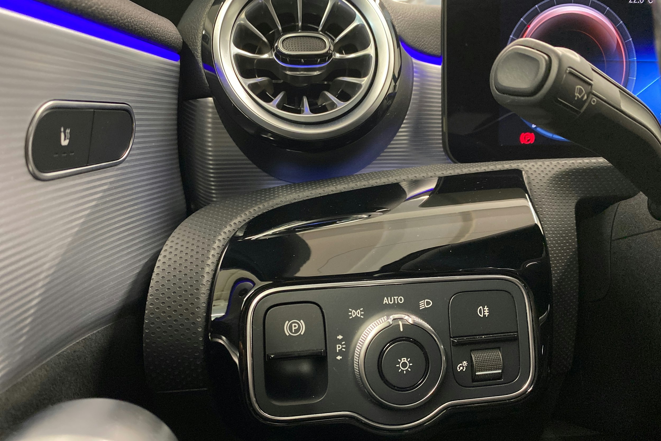 musta Mercedes-Benz A 2022 kuva 17.